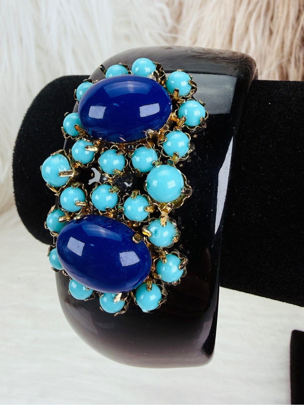 Vintage Black Lucite Faux Turquoise Flower Beads Bangle Bracelet Bracelet